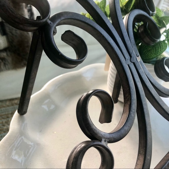 NWT Large Metal Heart Shape Bronze Picture Frame Book Holder - Picture 2 of 5